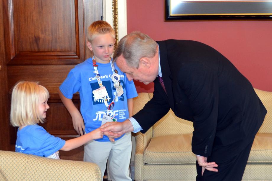 US Senator Dick Durbin (D-IL) met with Illinois kids from the Juvenile Diabetes Research Foundation Children's Congress to discuss diabetes research and other childhood healthcare issues.